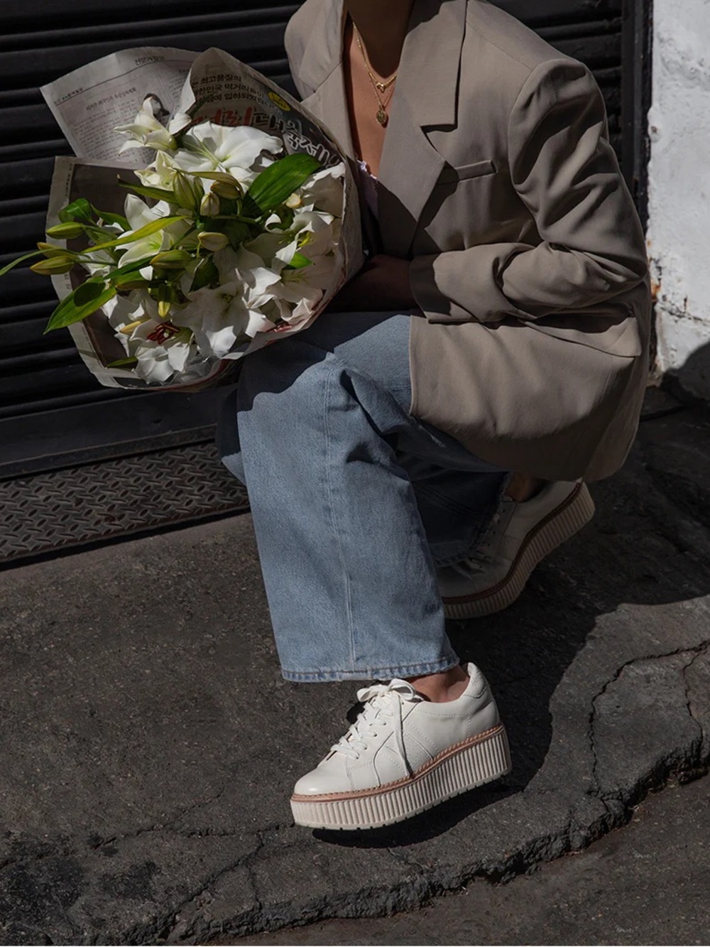 Dolce Vita Tiger Sneaker White Leather - Picture 2 of 6